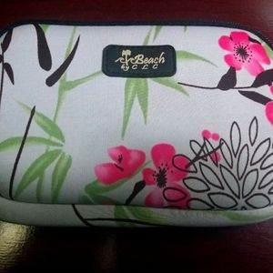 Hawaiian zipper pouch/wallet.
